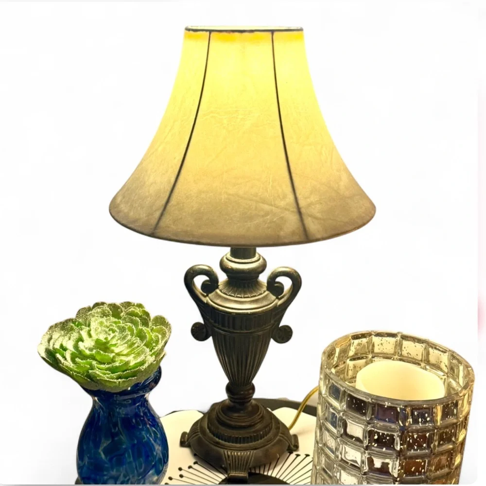 Vintage Table Top Lamp - Picture 3 of 16